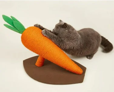AQPET Krabpaal carrot wortel 30 cm met kattenholte boom speelplaats spel krabpaal voor katten oranje